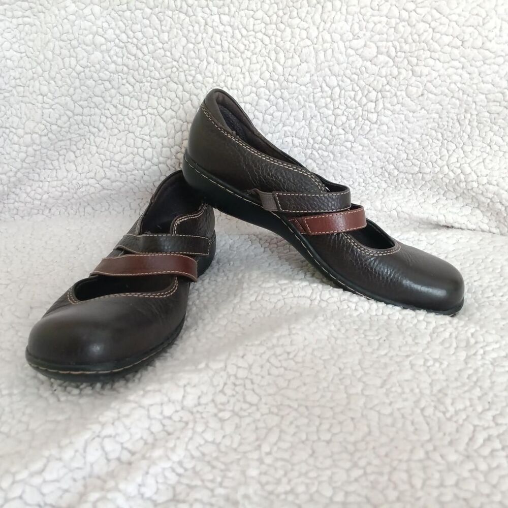 Clarks Bendables brown leather Mary Jane shoes size 7.5M
